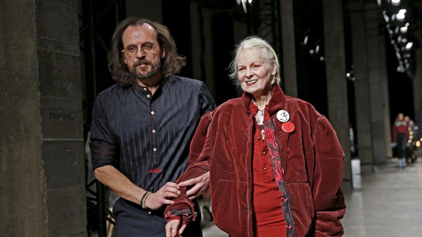 Ihr Ehemann, der 25 Jahre jüngere Tiroler Designer Andreas Kronthaler, hat inzwischen die modischen Zügel übernommen. Im März 2016 zeigte er seine erste eigene Kollektion unter dem Namen "Andreas Kronthaler for Vivienne Westwood".