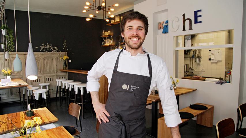 Er will seine Gäste fordern, aber nicht überfordern: Tim Kohler hat am Dienstag sein kleines Restaurant "Einzimmer Küche Bar" in der Altstadt eröffnet.