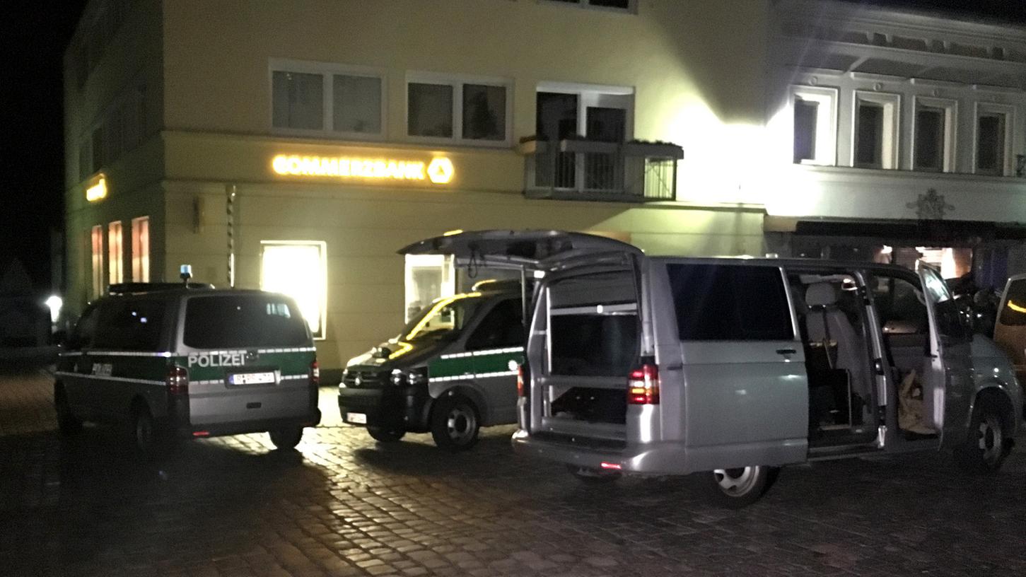 Nach mehreren Stunden Nervenkrimi stürmte das SEK die Wohnung. Nach mehreren Stunden Nervenkrimi stürmte das SEK die Wohnung.