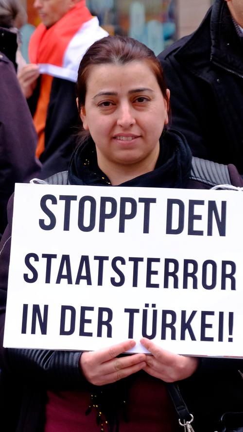 Demonstration in Nürnberg gegen Krieg in Kurdistan