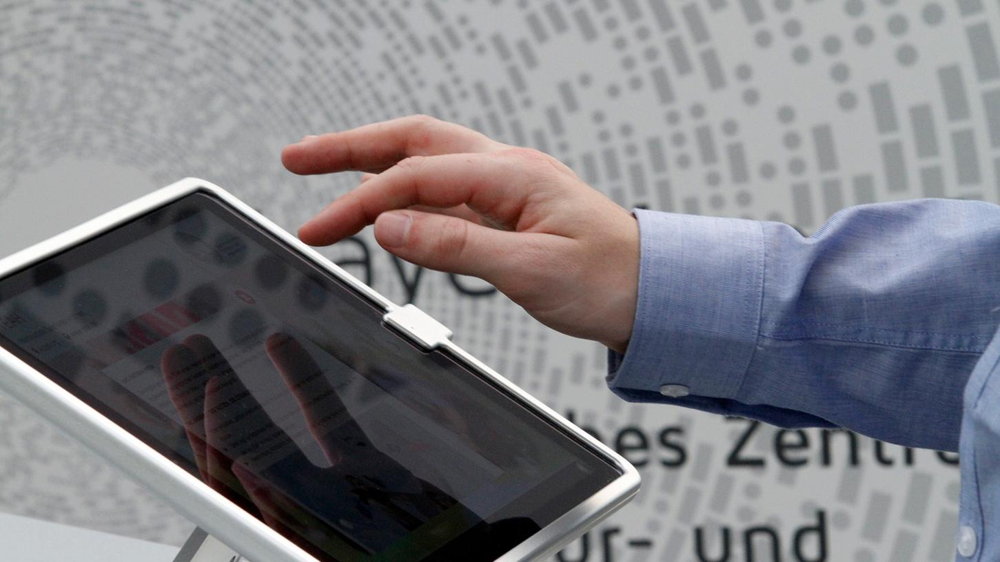 Wer Nachrichten auf dem Tablet liest, möchte auf den ersten Blick sehen, was für ihn wichtig ist. Wer Nachrichten auf dem Tablet liest, möchte auf den ersten Blick sehen, was für ihn wichtig ist.