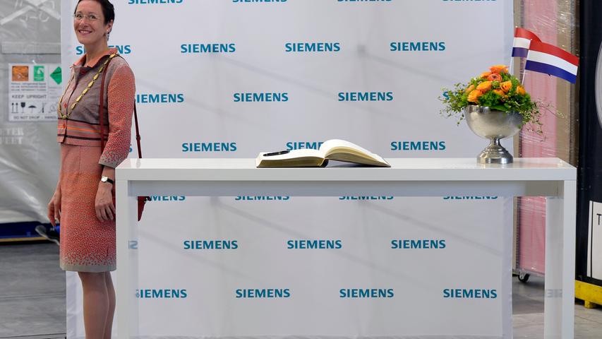 Erlangen: Niederländisches Königspaar zu Besuch bei Siemens