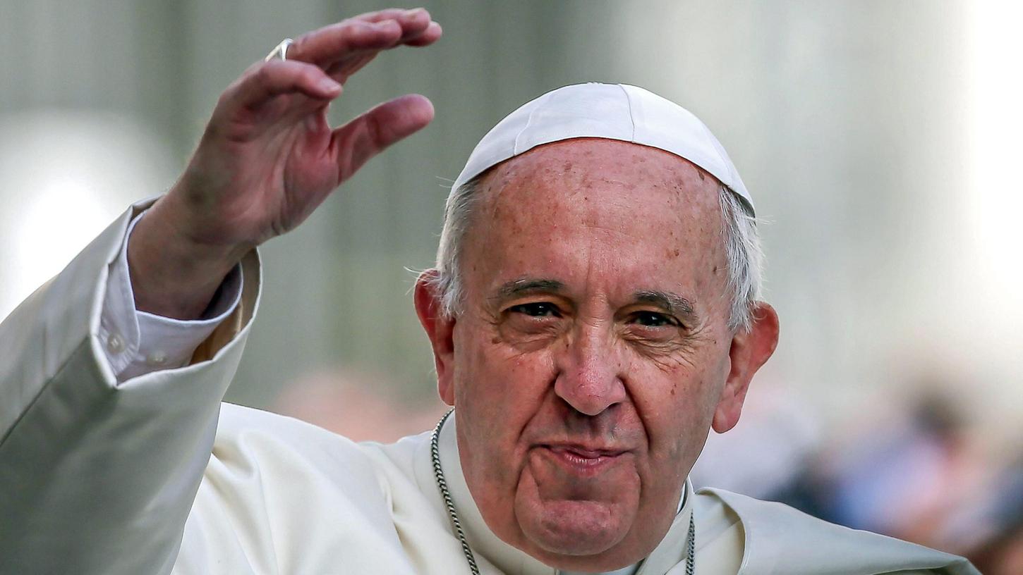 Papst Franziskus hat sich zum Thema Familie und Homosexualität geäußert: Laut ihm können nur Männer und Frauen zusammen eine Familie sein.