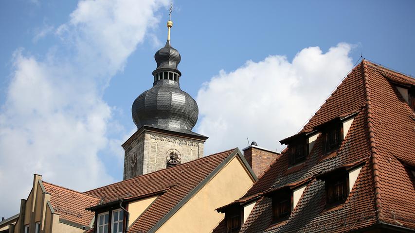 Blick über die Dächer Forchheims auf die Martinskirche.