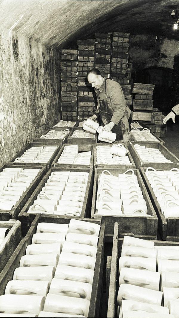 1930 musste der Konkursantrag gestellt werden. Schon 1931 gründeten die neuen Eigner, die Stadt Erlangen und die Bamberger Mälzerei AG, die "Exportbrauerei Franz Erich GmbH". 1940 stieg die Stadt als Anteilseigner aus, ab 1972 gehörte die Erich Bräu zur Patrizier-Bräu Nürnberg, welche den Betrieb im Jahr 1975 schloss.