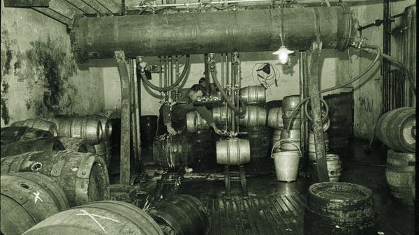 Nach dem Erwerb durch Franz Erich 1848 wuchs der Betrieb dank einer modernisierten Betriebsstätte zur 1869 bis 1874 größten Erlanger Exportbrauerei und überstand auch die nachfolgende Zeit rückläufiger Exporte.