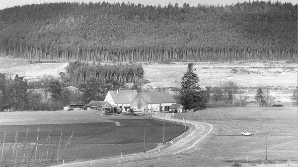 Die Gebäude wurden vor der Flutung Anfang der 1990er abgerissen.