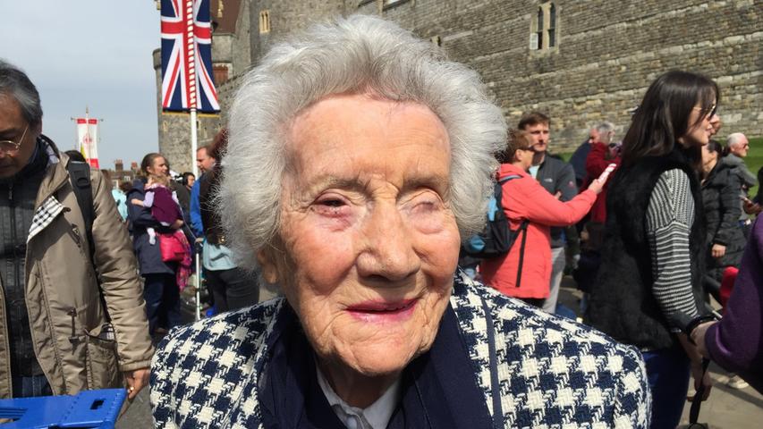 Auch Joan Jones (84), ehemalige Bürgermeisterin von Slough, ist nach Windsor gekommen.