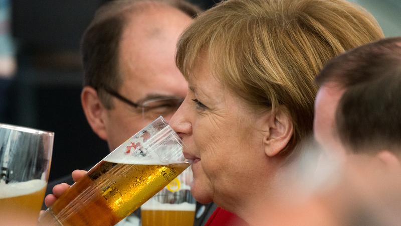 Merkel betont Chancen für deutsches Bier bei TTIP