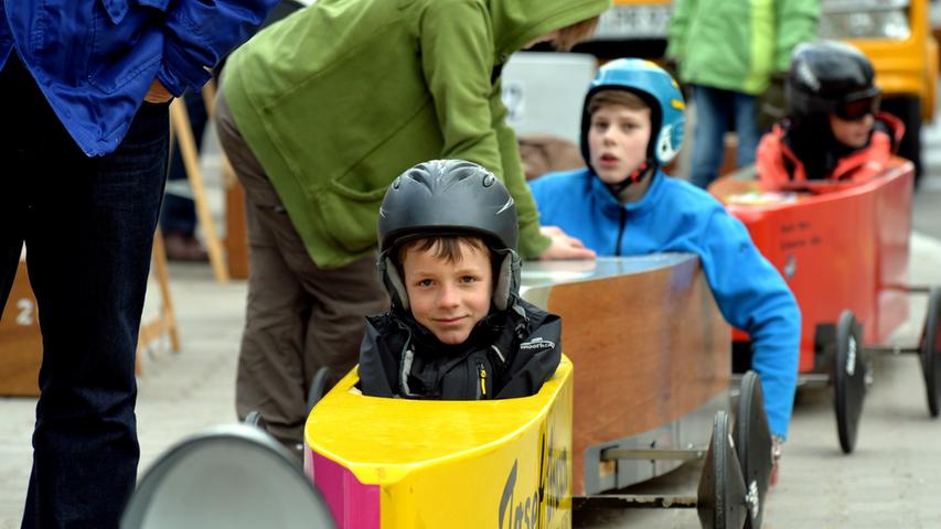 Bunte Tradition in Tullnau: Seifenkistenrennen begeistert Zuschauer
