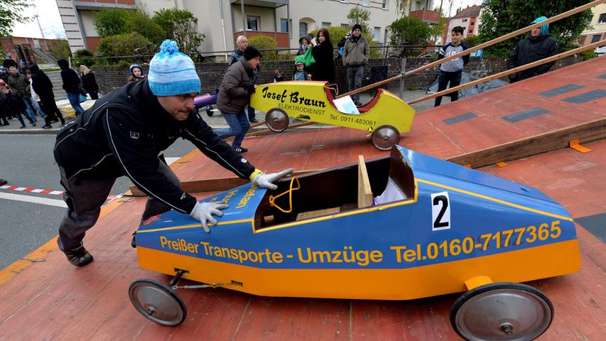 Bunte Tradition in Tullnau: Seifenkistenrennen begeistert Zuschauer