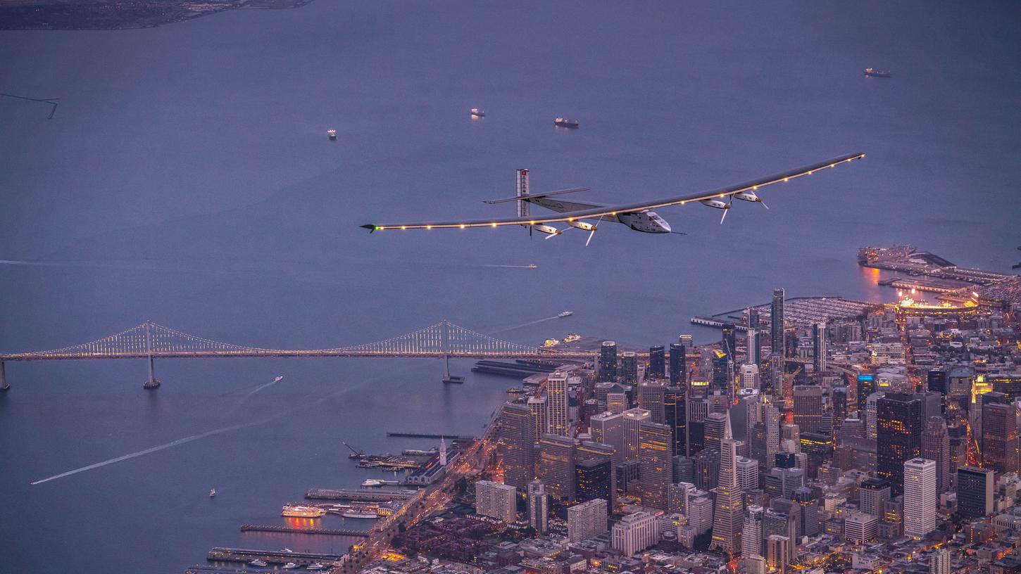 Diesen Ausblick auf San Francisco durfte Bertrand Piccard  in seinem Solarflieger genießen.