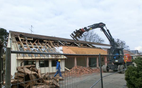 Der Pavillon an der Carl Platz-Schule ist bereits abgerissen.