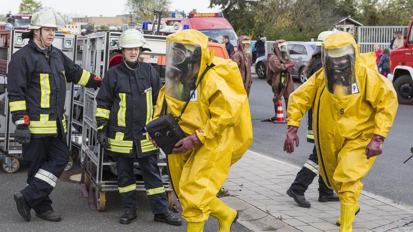 Brand und Chemikalien: Fürther Feuerwehr übte Rettungseinsatz