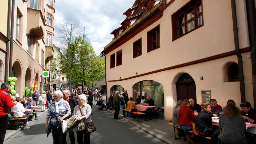 Mitten im Burgviertel: Weinmarktfest in der Sebalder Altstadt