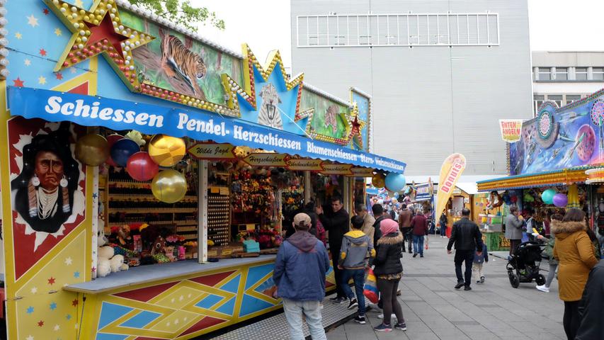 Zwischen Kirchweih und Volksfest: Maifest auf dem Aufseßplatz 