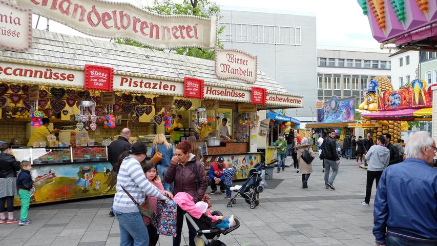 Zwischen Kirchweih und Volksfest: Maifest auf dem Aufseßplatz 