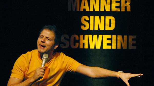 Und natürlich schaute auch er vorbei: Mario Barth beehrt die Fürther 2004 mit seinem Programm "Männer sind Schweine, Frauen aber auch".