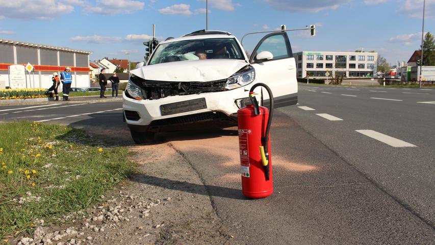 Rote Ampel übersehen: Zusammenstoß auf Kreuzung in Auerbach