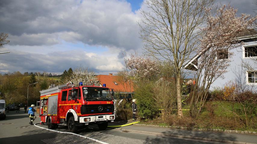 Zimmerbrand im Landkreis Hof hatte die Feuerwehr schnell im Griff