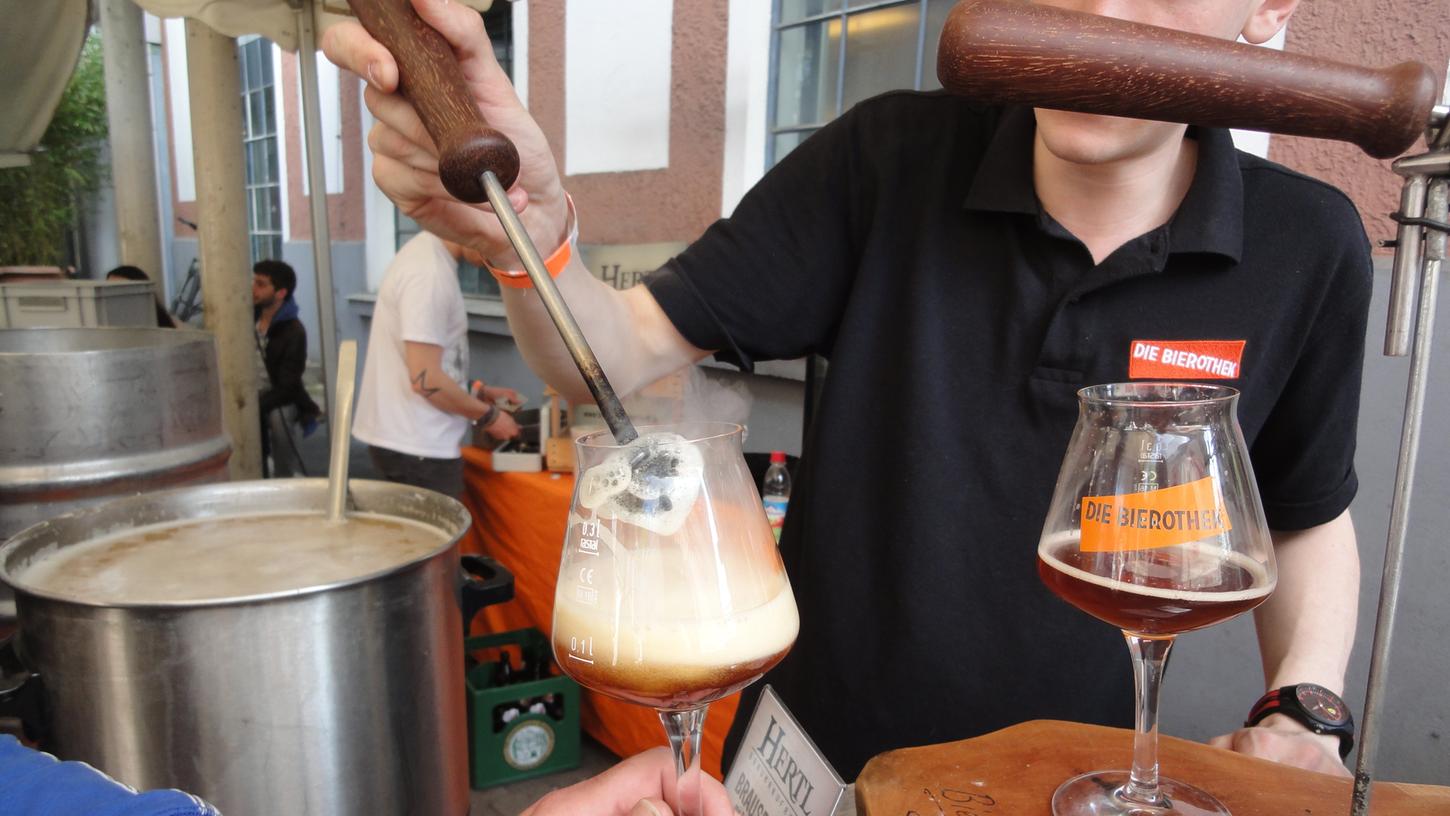 Das sogenannte "Stacheln" ist eines der Highlights des Beer-Markets am Vatertag im E-Werk. Dazu wird noch Vanilla Pale Ale Bier selbst gebraut.