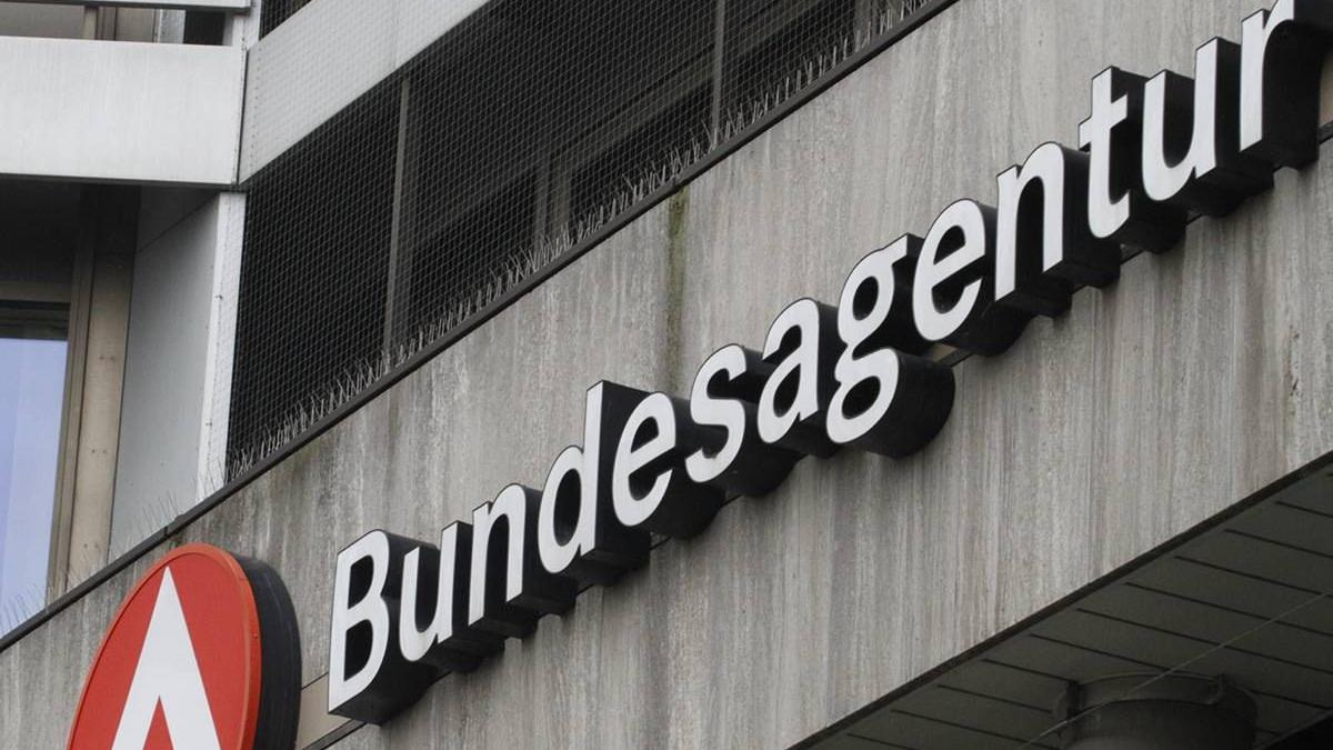 Die Bundesagentur für Arbeit in Nürnberg. Bis Ende dieses Jahres werden voraussichtlich 16,1 Milliarden Euro auf der hohen Kante liegen.