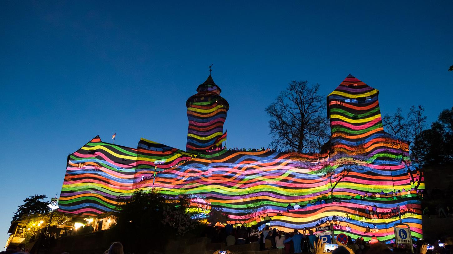 Die Blaue Nacht gehört zu Nürnbergs besucherstärksten Kultur-Events - ein Aushängeschild für die Stadt.