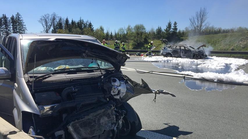 Langer Stau Auf A9 Mazda Fangt Nach Unfall Feuer Pegnitz Nordbayern De