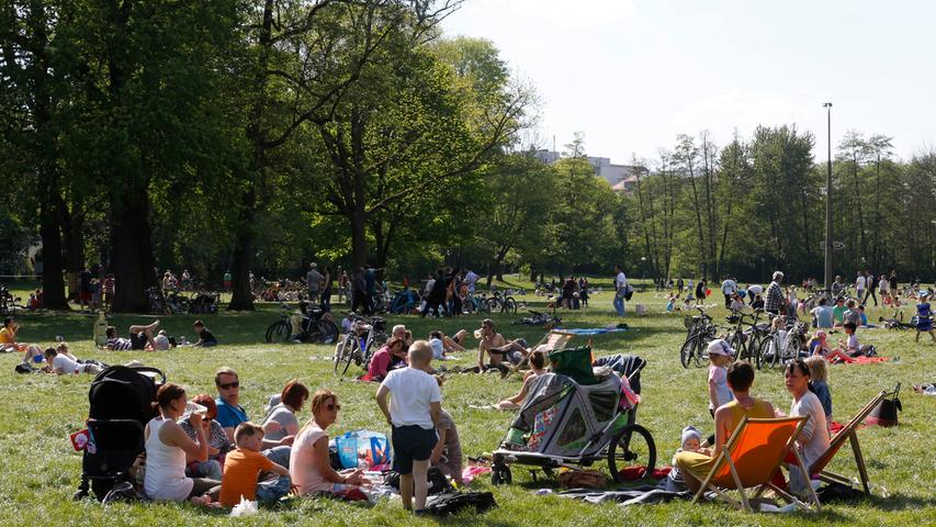 Viele Familien packten statt Braten und Knödel am Muttertag lieber den Picknick-Korb und fuhren in die grünen Oasen der Stadt.