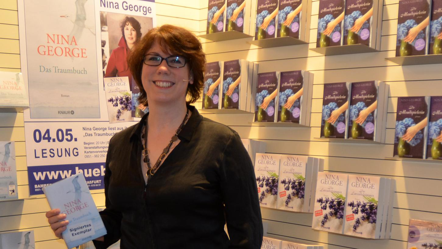 Die bekannte Schriftstellerin Nina George las am Mittwoch im Buch und Medienhaus Hübscher aus ihrem neuen Roman "Das Traumhaus".