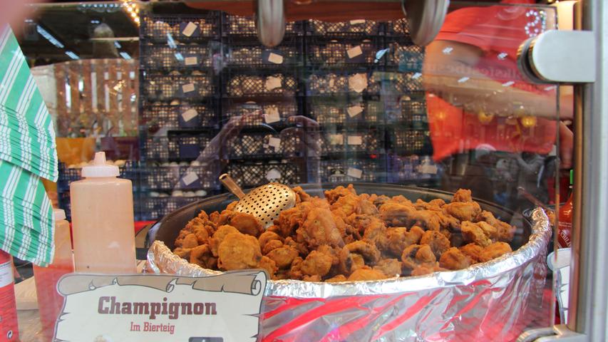 Die fritierten Champignons im Bierteig sind auf der Erlanger Bergkirchweih besonders beliebt, warum wohl?