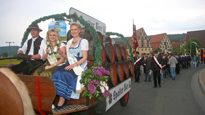 Bier, Trachten, Schunkelgaudi: Spalt feiert auf dem Volksfest