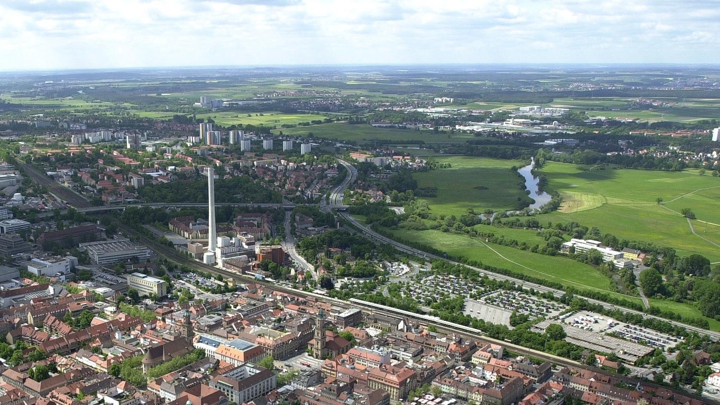 Das künftige Landesgartenschau-Areal mit Regnitzgrund und Großparkplatz soll an die Stadt harmonisch und sinnvoll "angedockt" werden.