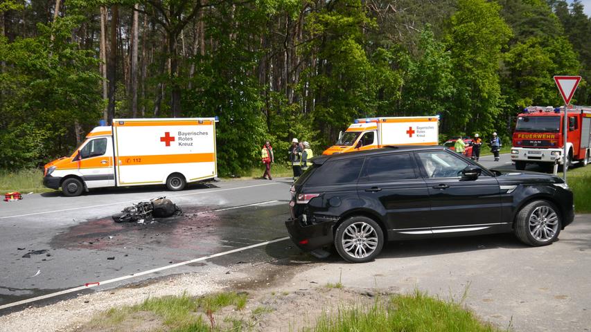 Motorradfahrer stirbt nach Sturz auf B466 bei Kammerstein