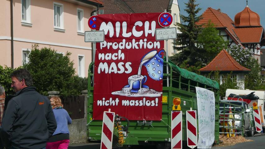 Demonstration in Neustadt: Milchbauern fordern Marktregulierung