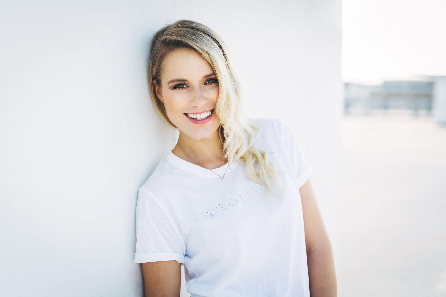 Vanessa Meisingers Fernsehkarriere begann mit der Teilnahme an der Castingshow Popstars im Jahr 2009, die sie schließlich gewonnen hat. Auch wenn das Siegerduo "Some&Any" nicht mehr für jeden ein Begriff ist, im TV ist Meisinger dennoch zu sehen. Als Moderatorin bei Super RTL und  von Reality-Formaten bei RTL beweist die Nürnbergerin ihr Können. 