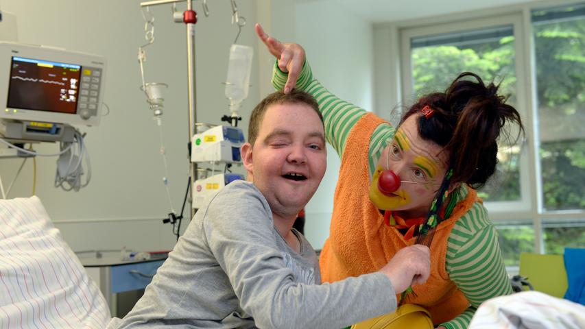 Lachen für kranke Kinder: Clowns in der Kinderklinik
