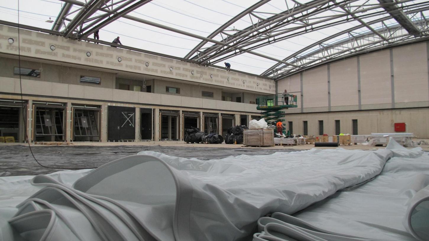 Sportzentrum: Dach-Drama endet, doch der Hallenbau dauert