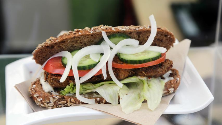 Essen mit gutem Gewissen: Veganes Straßenfest auf dem Jakobsplatz