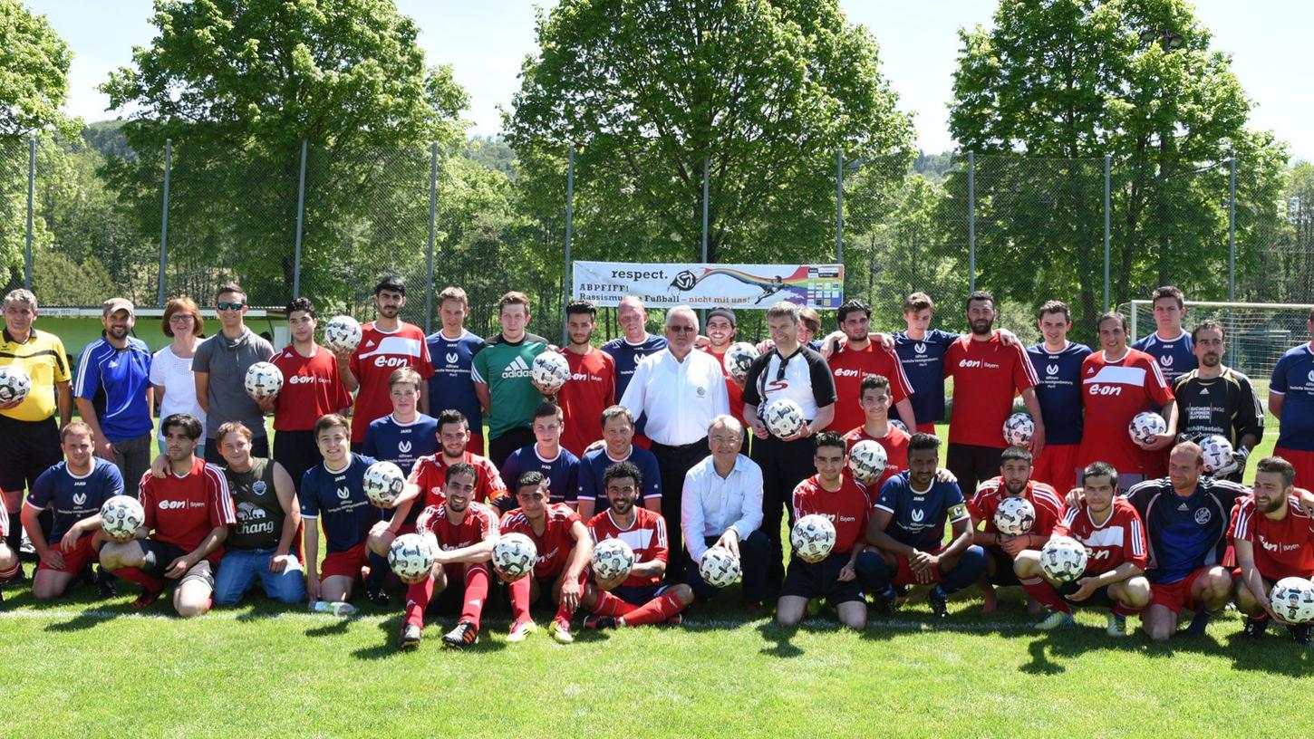 Flüchtlings-Team spielt gegen FC Sindlbach