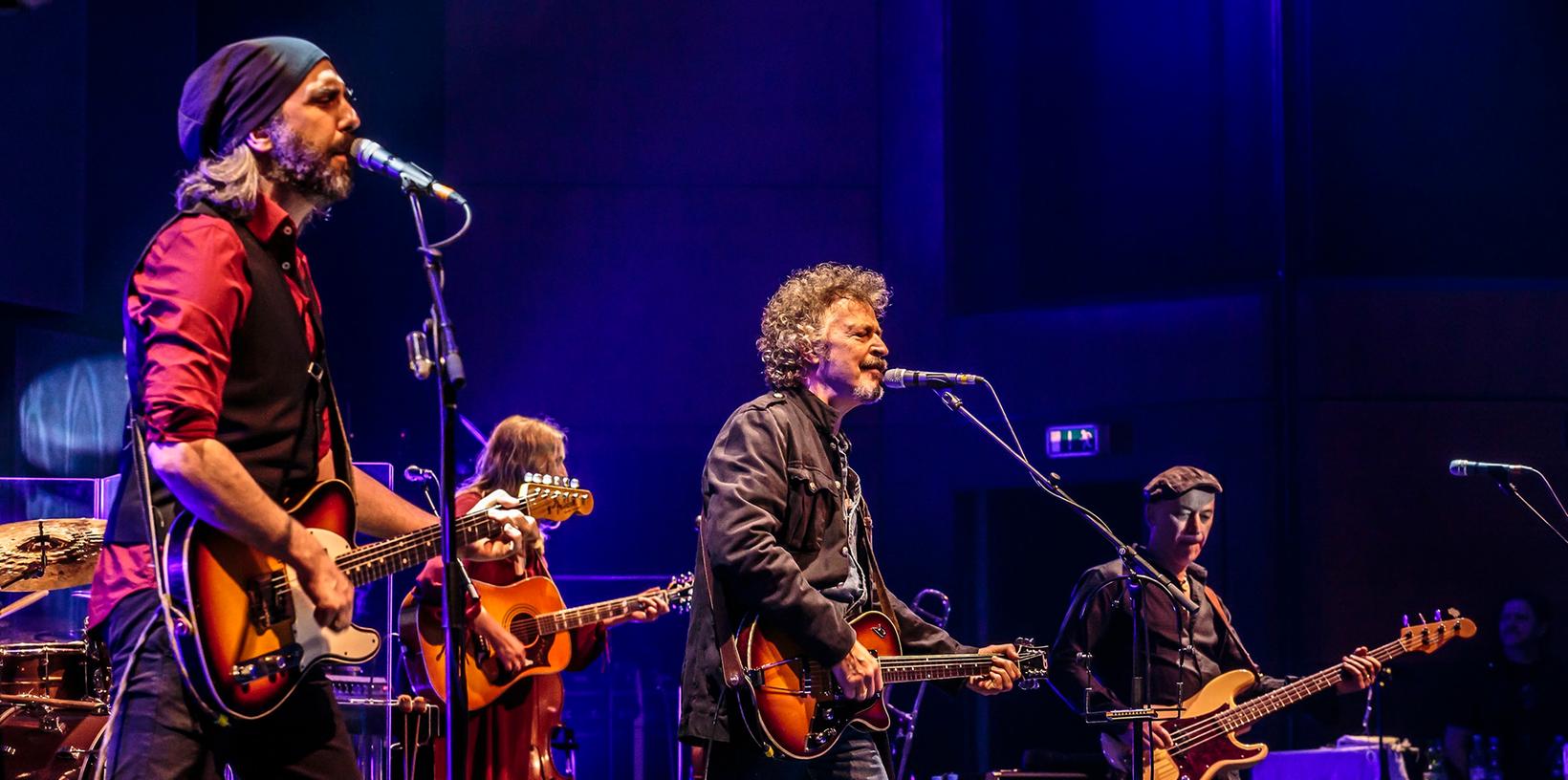 BAP-Frontmann Wolfgang Niedecken war am Montagabend in der Meistersingerhalle bester Laune.