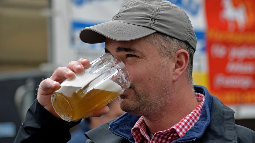 Feierlicher Zug zum Burggraben: Fränkisches Bierfest eröffnet