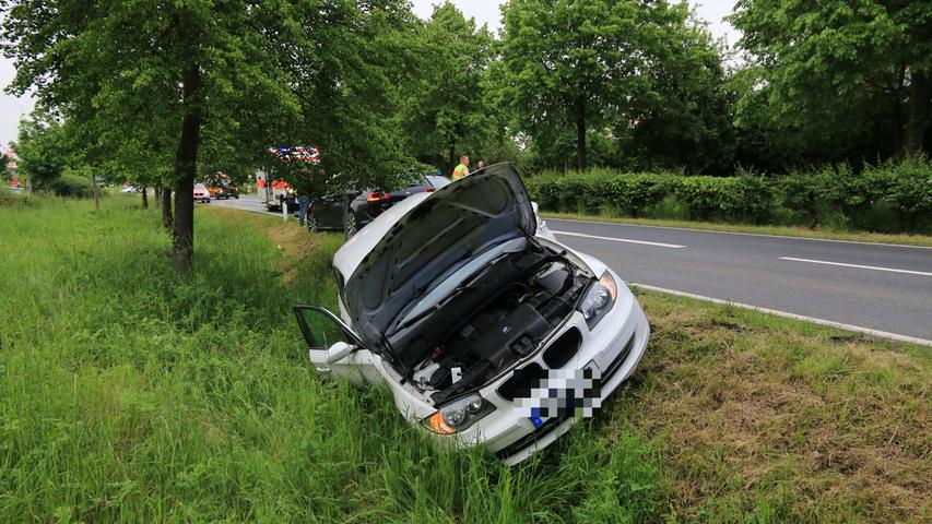 Unfall in Neunkirchen: VW drängt BMW in den Graben 