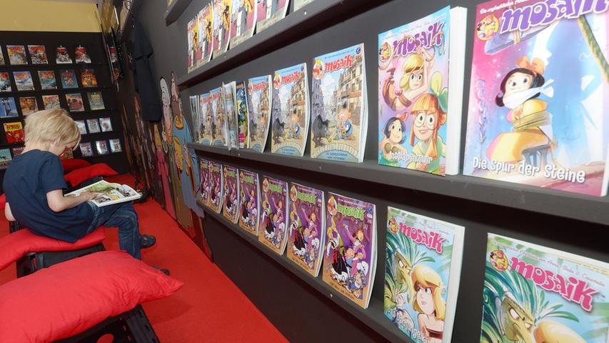 Zahlreiche Verlage hatten für die Besucher Ecken zum Lesen der neusten Comics eingerichtet.
