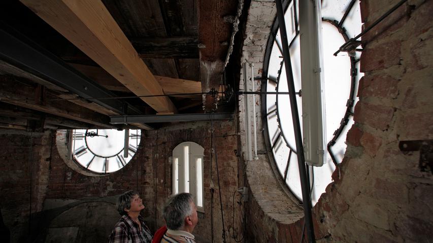 Auch heute noch, 112 Jahre später, kündet die Uhr dem Nürnberger Norden die Zeit.
