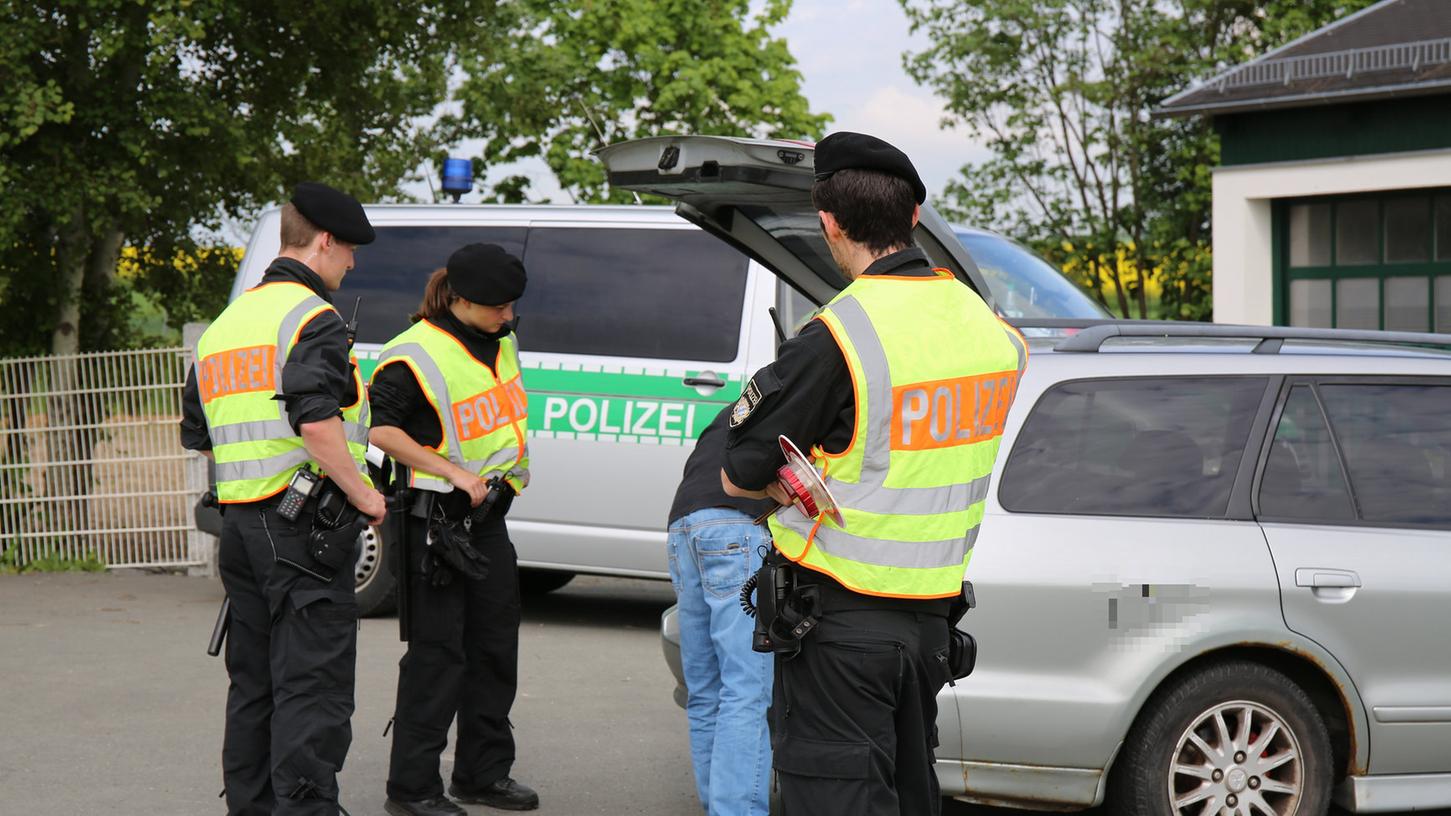 Die Hofer Polizei kontrollierte am Freitag ganz besonders genau: Rockerbanden standen im Fokus der Überprüfungen.