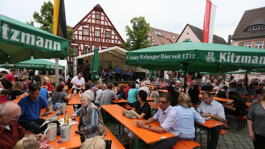 Altstadtfest in Herzogenaurach: Gute Laune trotz Regen und Gewitter