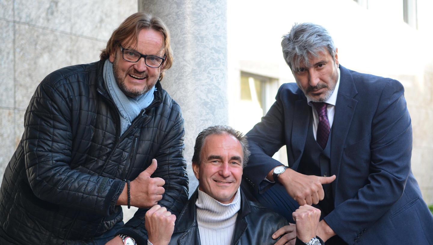 Um den Filmdreh für "Macho Man 2" zu finanzieren, greift Bodyguard Peter Althof (links) zum Kochlöffel. Hier ist er mit seinen Mitstreitern Christoph Zitzmann und Bülent Babayigit zu sehen.
