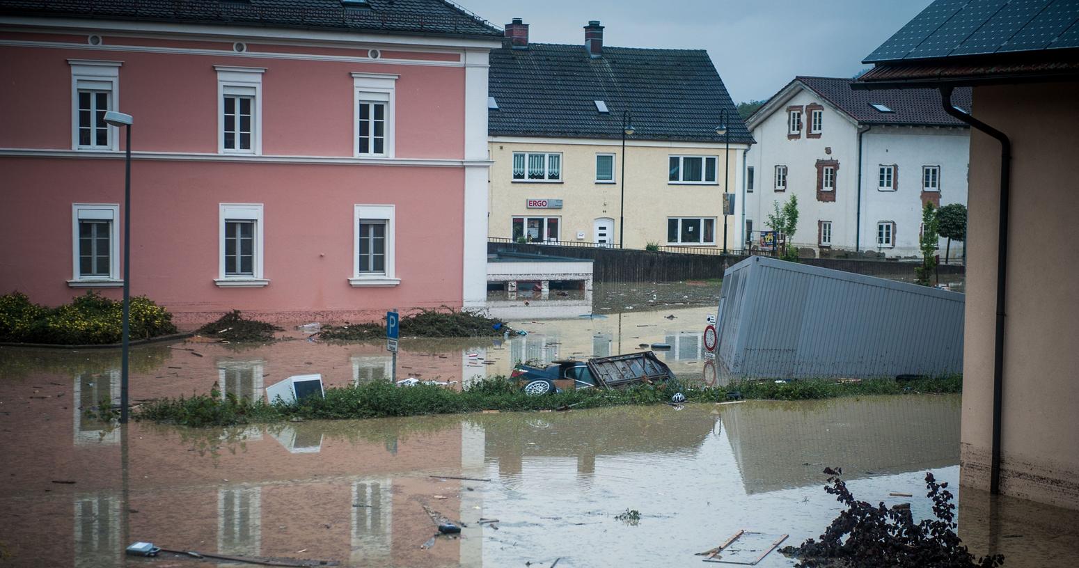 Immer mehr wird das Ausmaß der Hochwasser-Katastrophe in Niederbayern sichtbar.