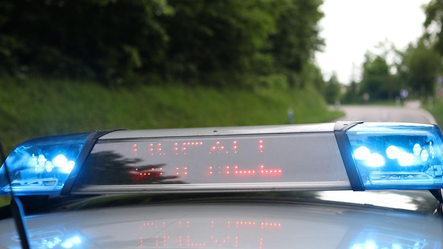 Eine Fahrerflucht bearbeitet die Polizei Forchheim gerade.